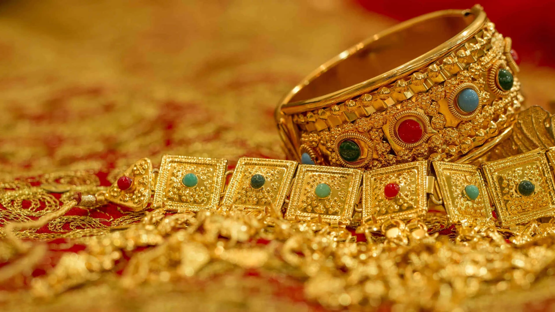 Exquisite Diamond Gold Necklace on Dark Silk Background